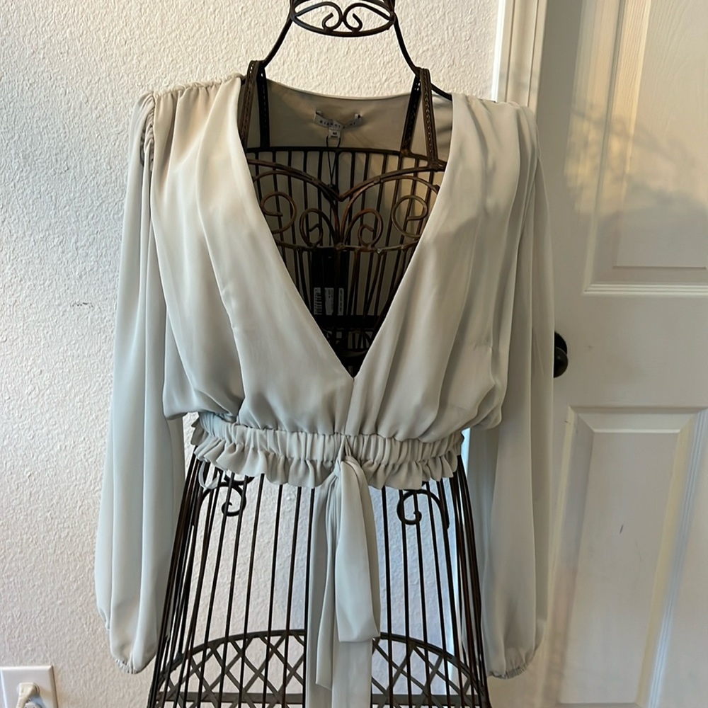 NWT Gianni bini SILKY CROP TOP BLOUSE